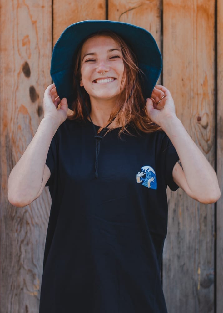 Party Wave T-Shirt (Black)